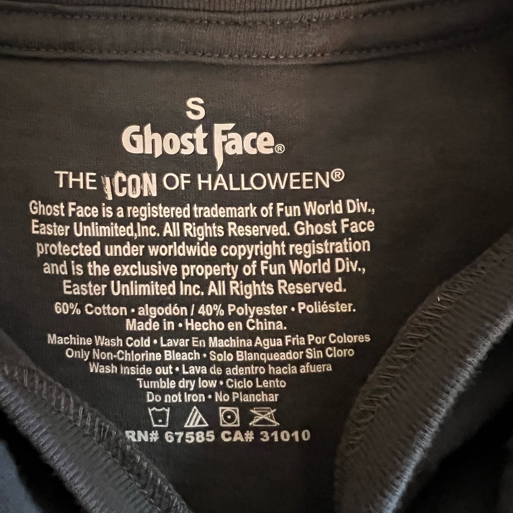 Mens Ghost Face Shirt Scream Let’s Watch Scary Movies Black size small PRE-OWNED - Picture 3 of 4